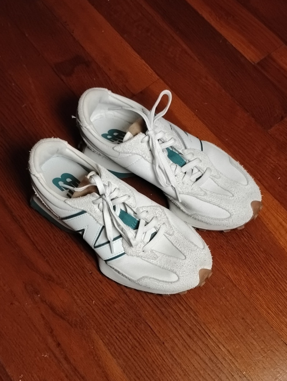 New Balance 327 women's